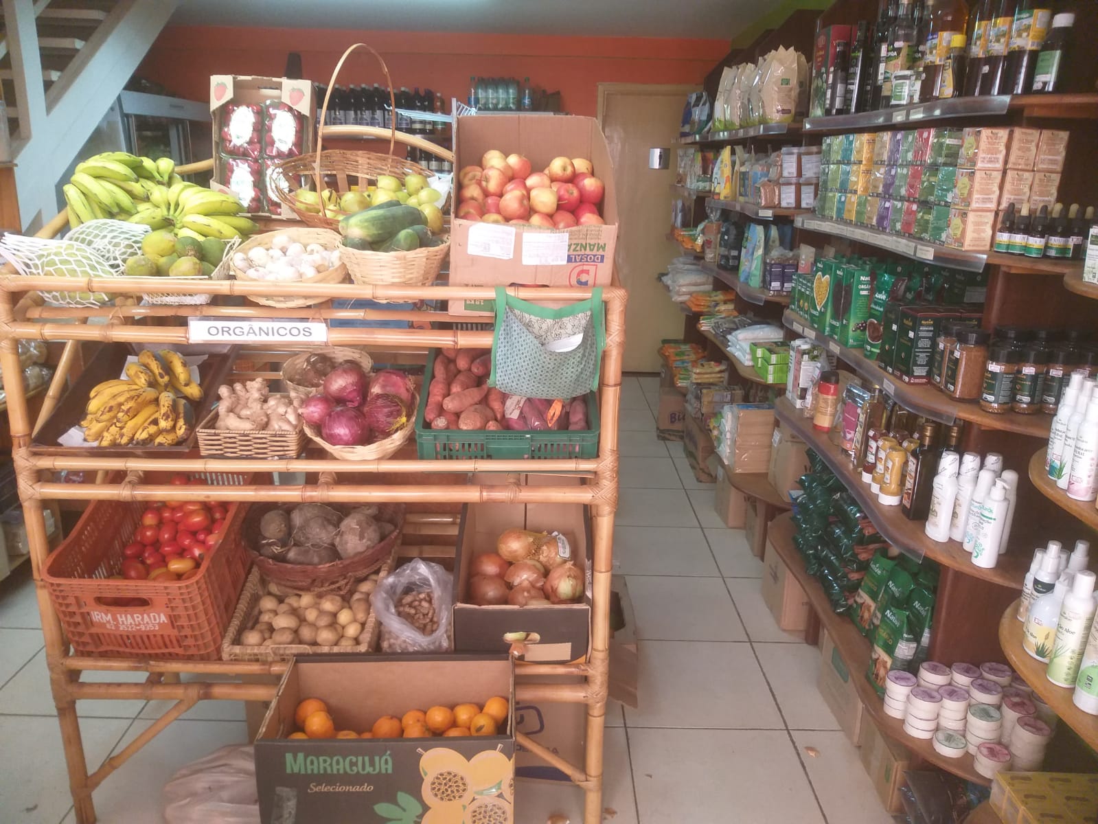 Foto loja T 2 verduras e prateleira 25.9.24.jpeg
